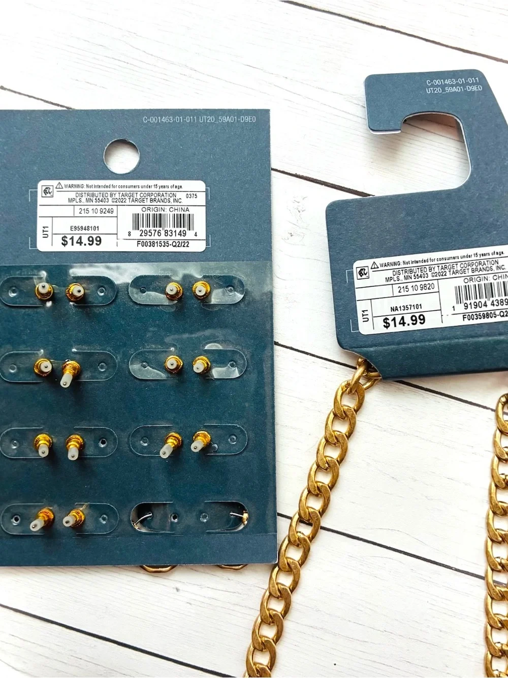 NEW NWT Universal Thread Matte Gold Chain Necklace and Stud Earring Set $30